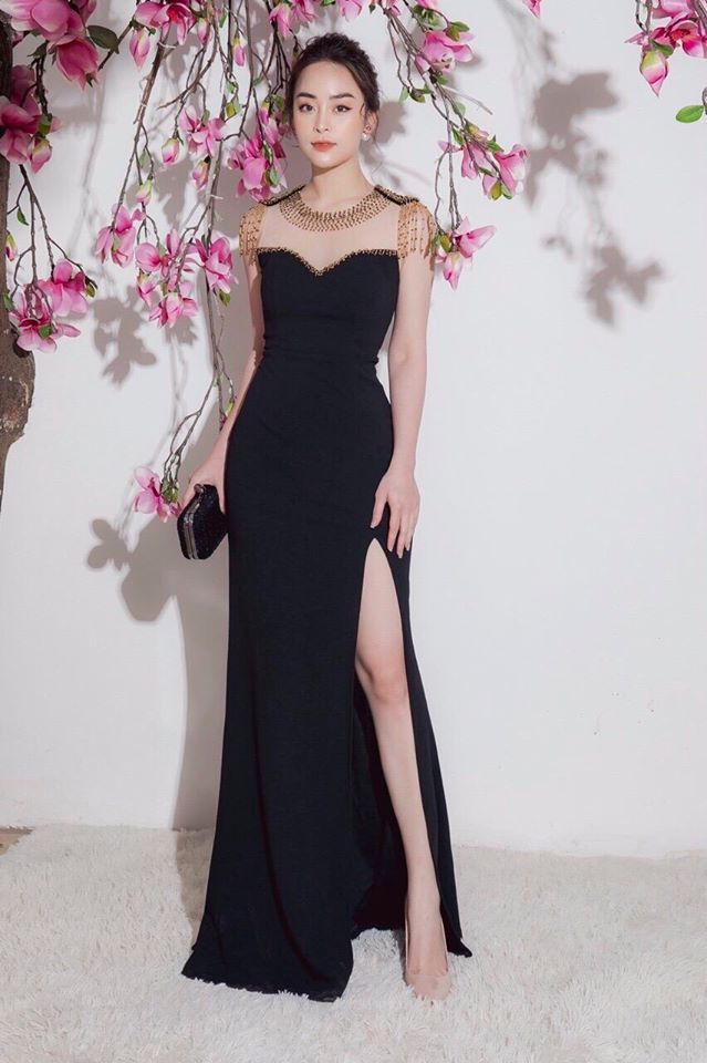Dạ Hội Cầu Vai Pha Lê Vàng