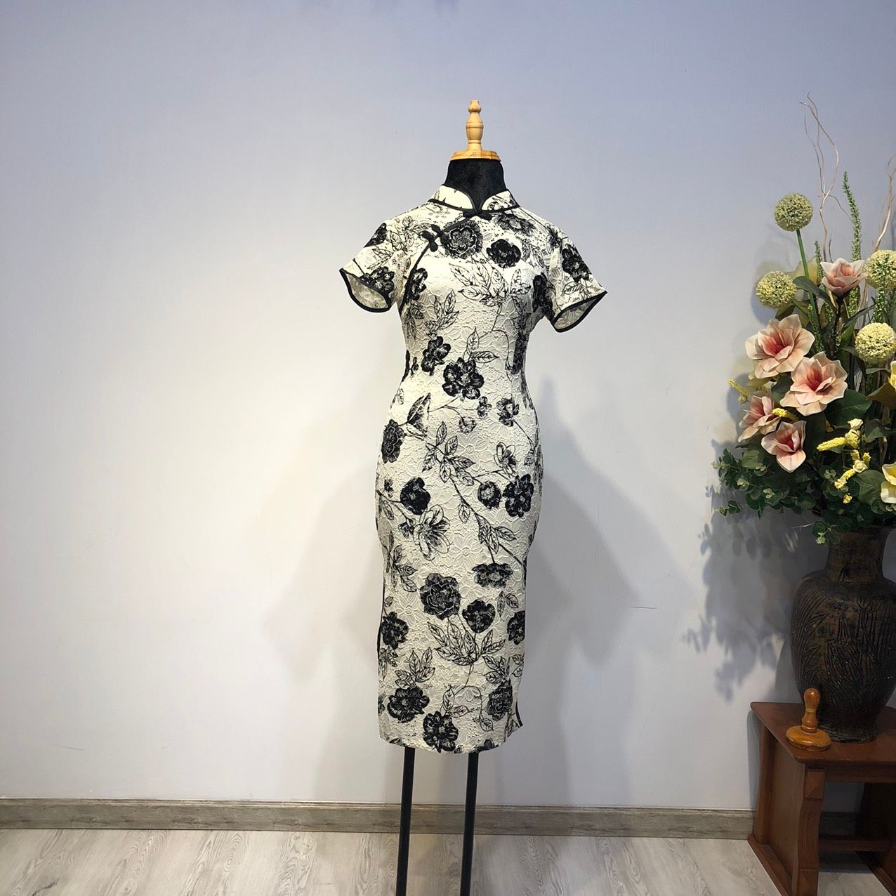 Sườn Xám Ren Nhung