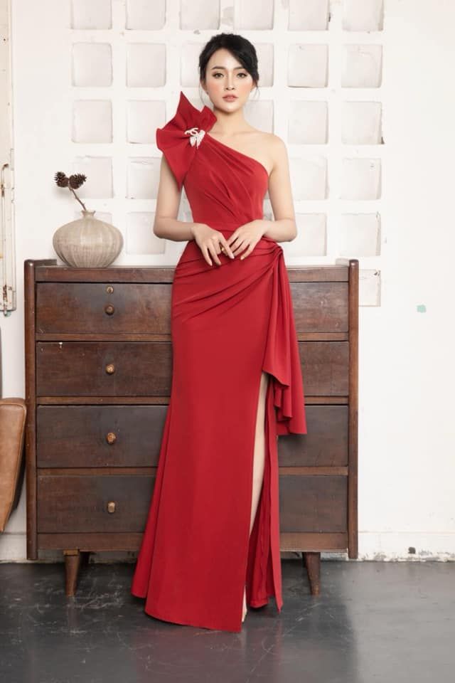 Dạ Hội Xoàng Vai Nhúng Eo