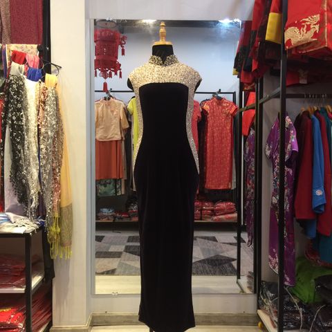 Sườn Xám Nhung Cườm Vai Cao Cấp