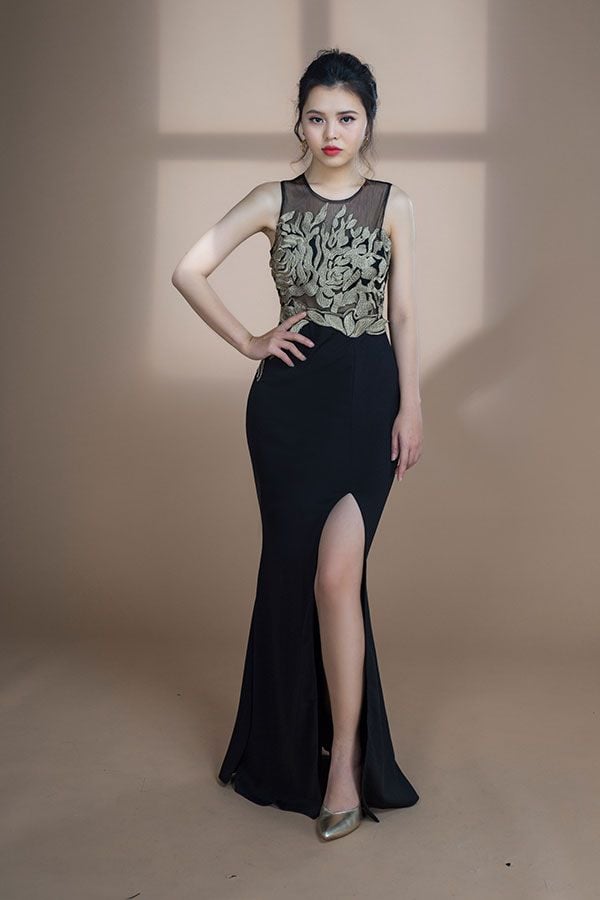 Dạ Hội Maxi Đắp Ren Xẻ Tà