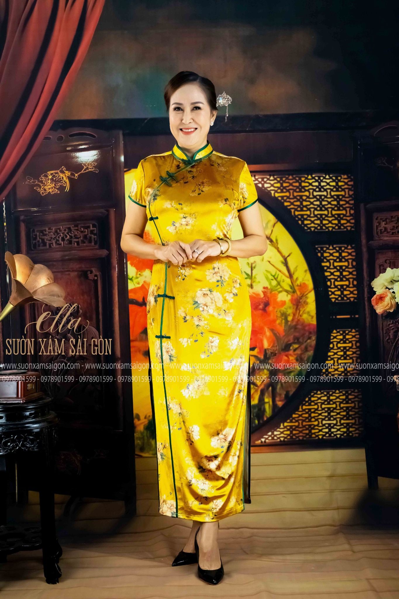 Sườn Xám Nhung Hoa Hải Đường Nhũ Nổi