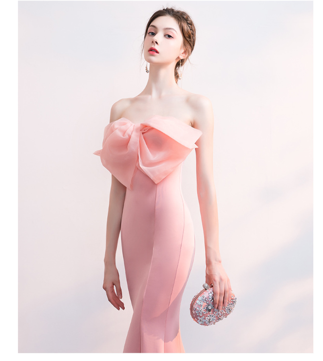 Dạ Hội nơ Hồng