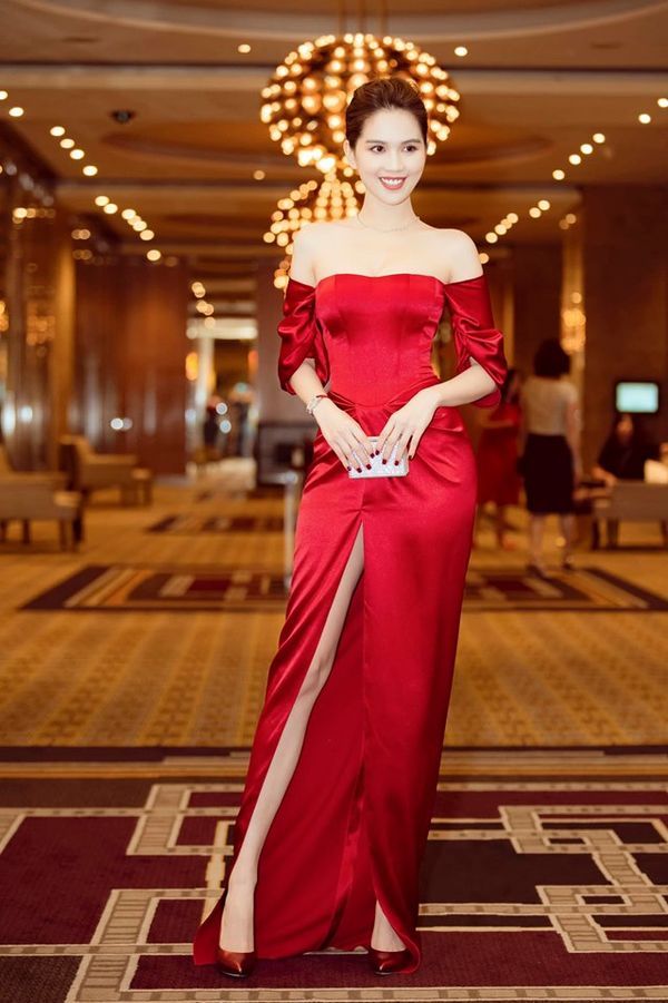 Váy Đầm Dạ Hội Nữ Hoàng Đen Đính Đá Pha Lê Rosaleen Dress  Đầm Quỳnh Anh  Luxury Fashion