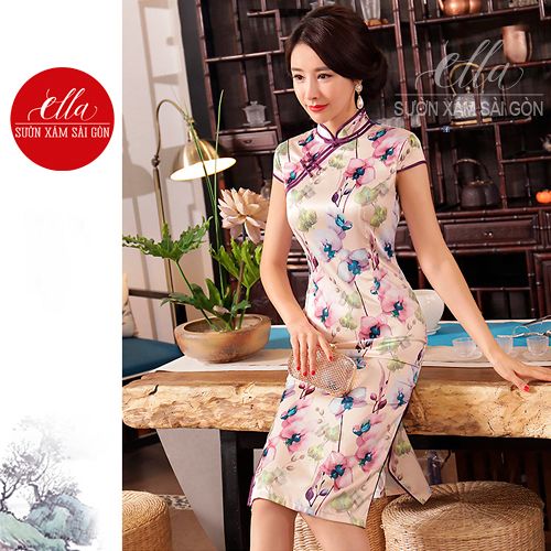 Sườn xám lụa qua gối viền tím