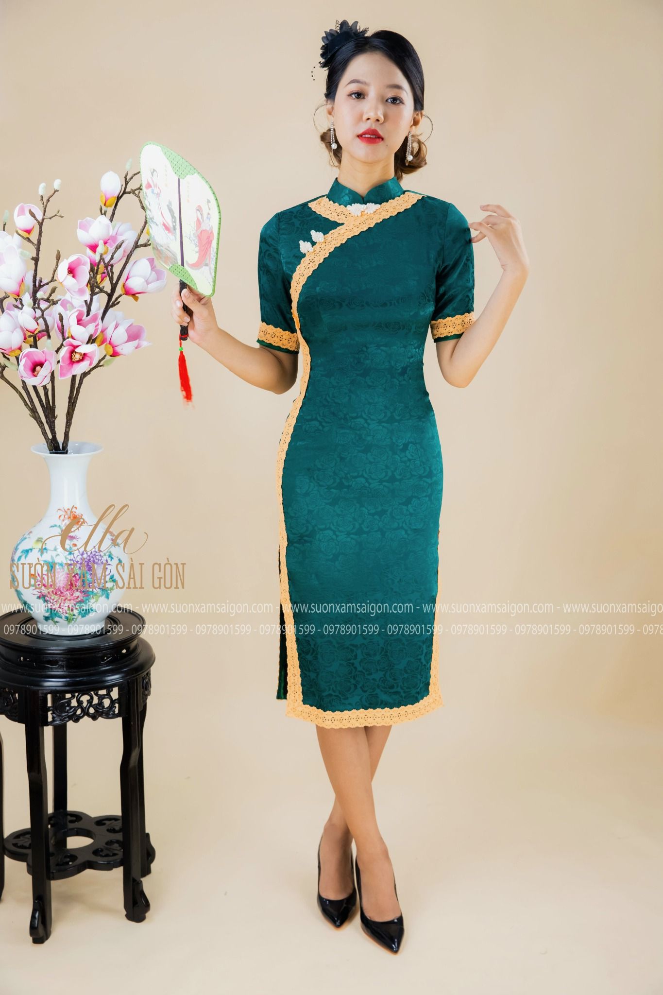 Sườn Xám Hoa Hồng Nhỏ Ren Cam