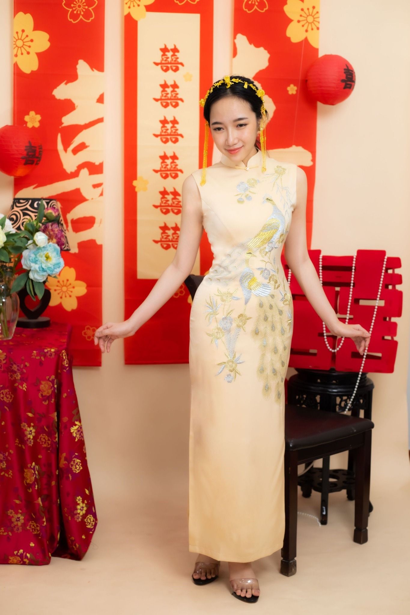 Sườn Xám Lụa Hàn Châu Thêu Chim Công