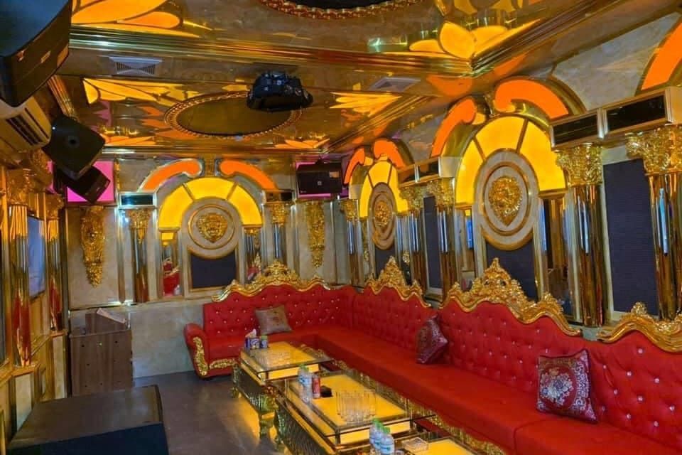 Karaoke Luxury - 11 Hàng Bột