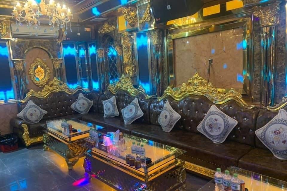Karaoke Luxury - 11 Hàng Bột
