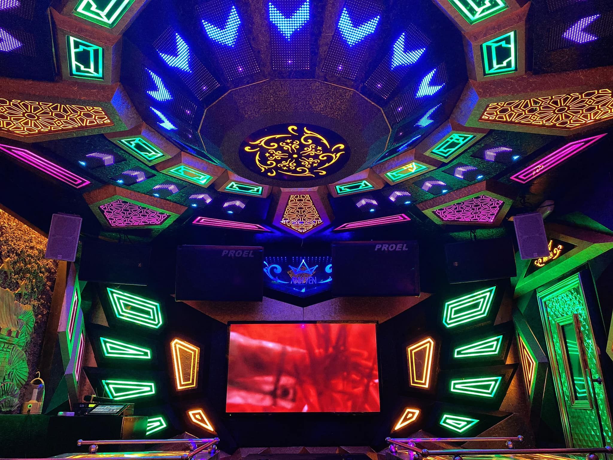 Karaoke Anh Yến - 6 Máy Tơ