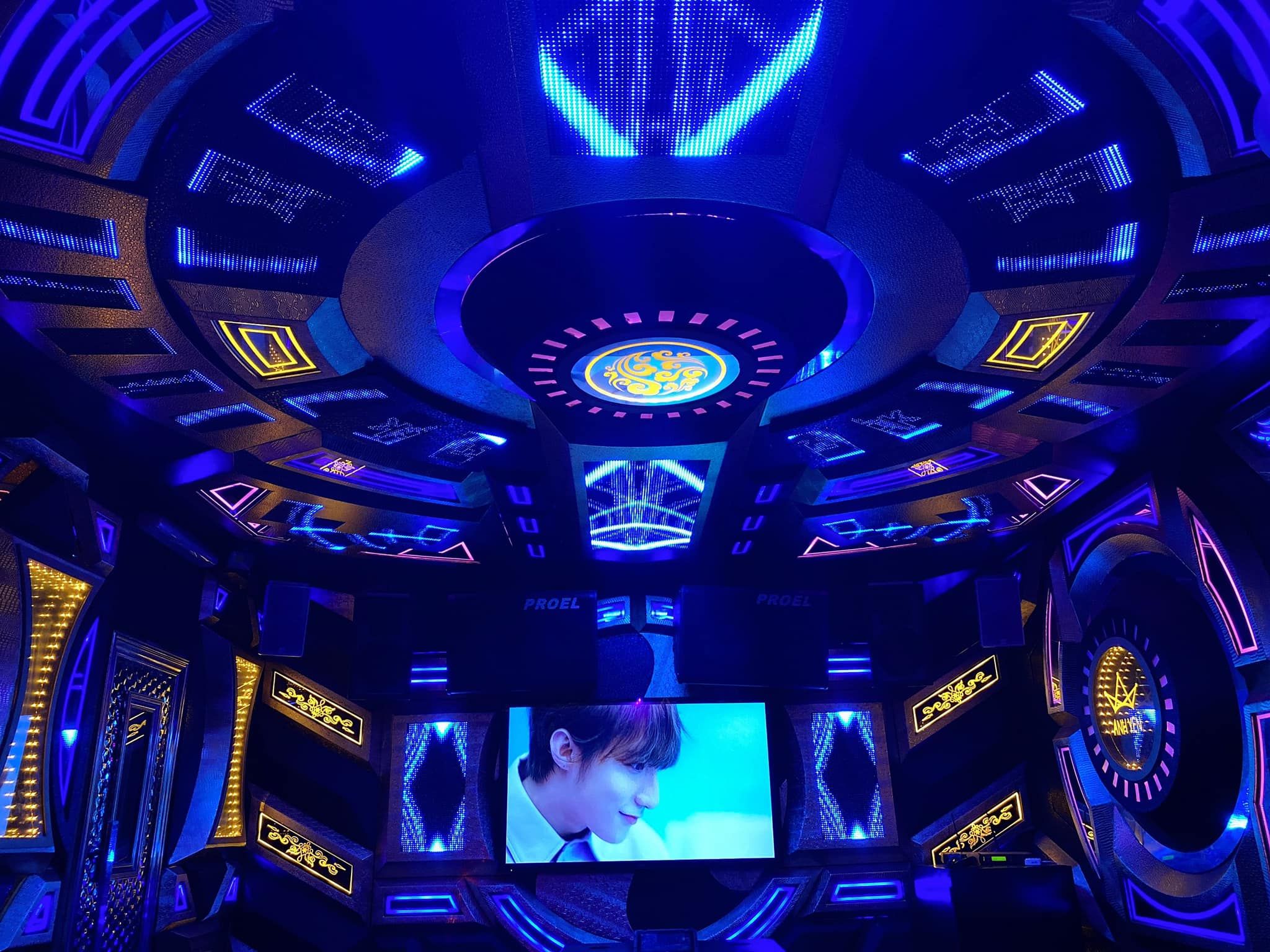 Karaoke Anh Yến - 6 Máy Tơ