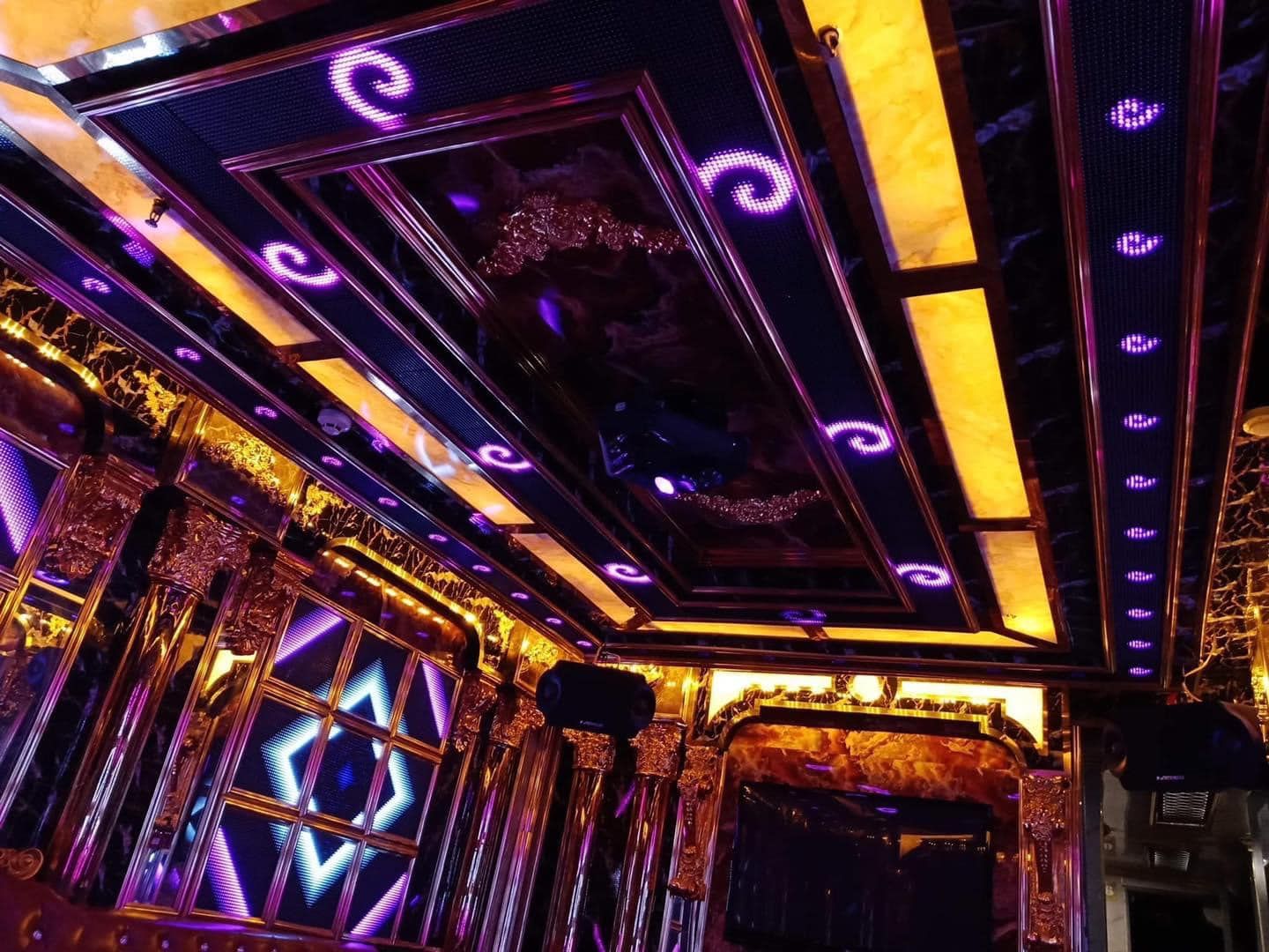 Karaoke XO - 70 Nguyễn Khánh Toàn