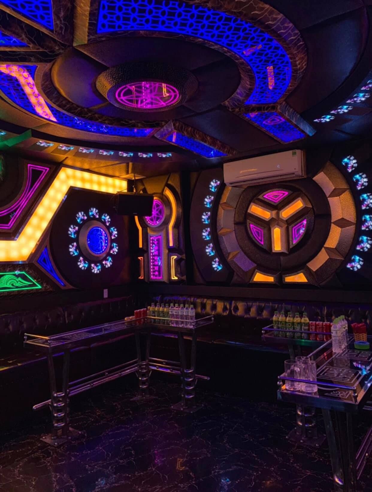 Karaoke Vọng Xưa - 132 Trần Đại Nghĩa