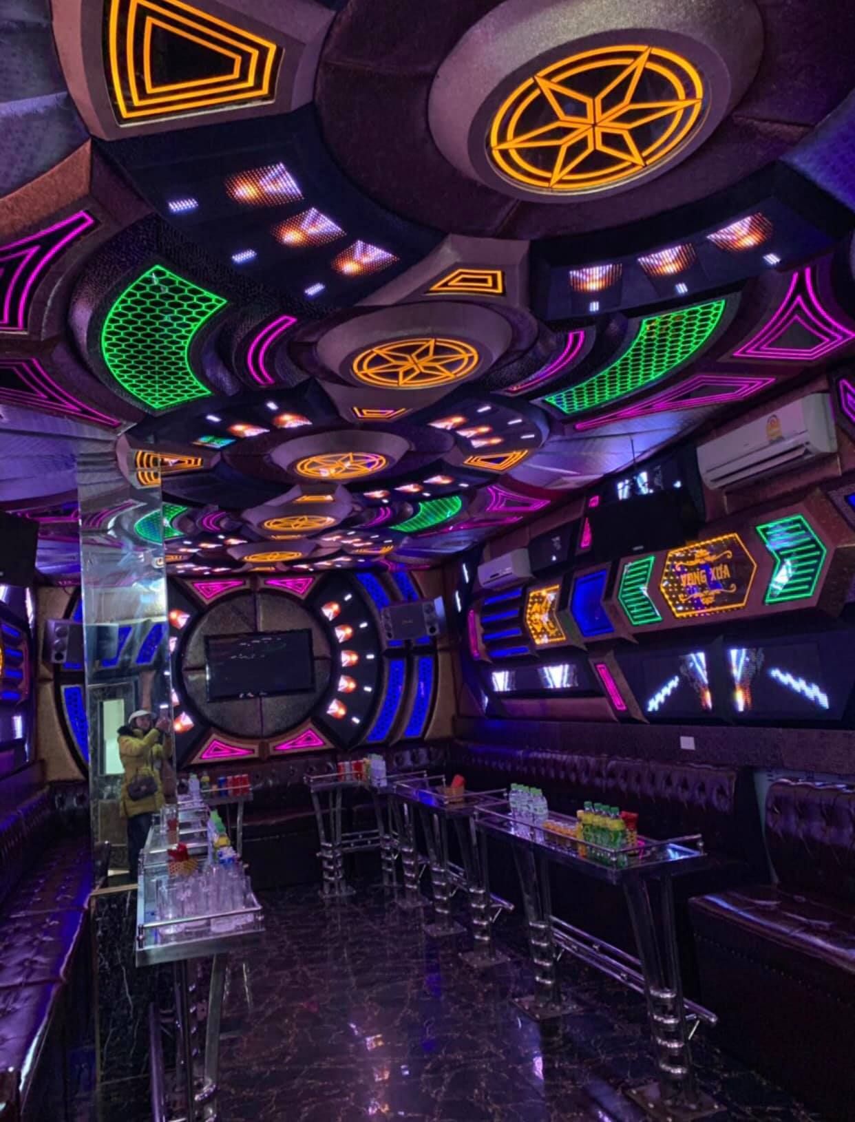 Karaoke Vọng Xưa - 132 Trần Đại Nghĩa