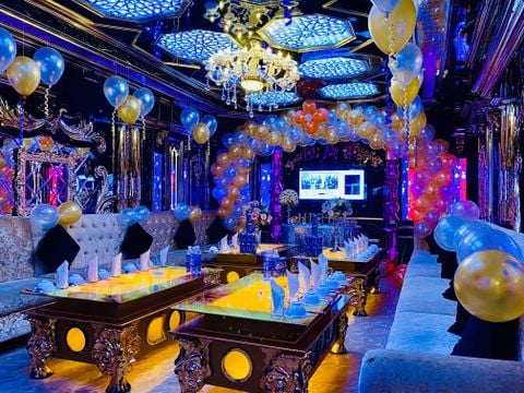 Karaoke Sinh Đôi Super VIP - 450A Nguyễn Thị Thập