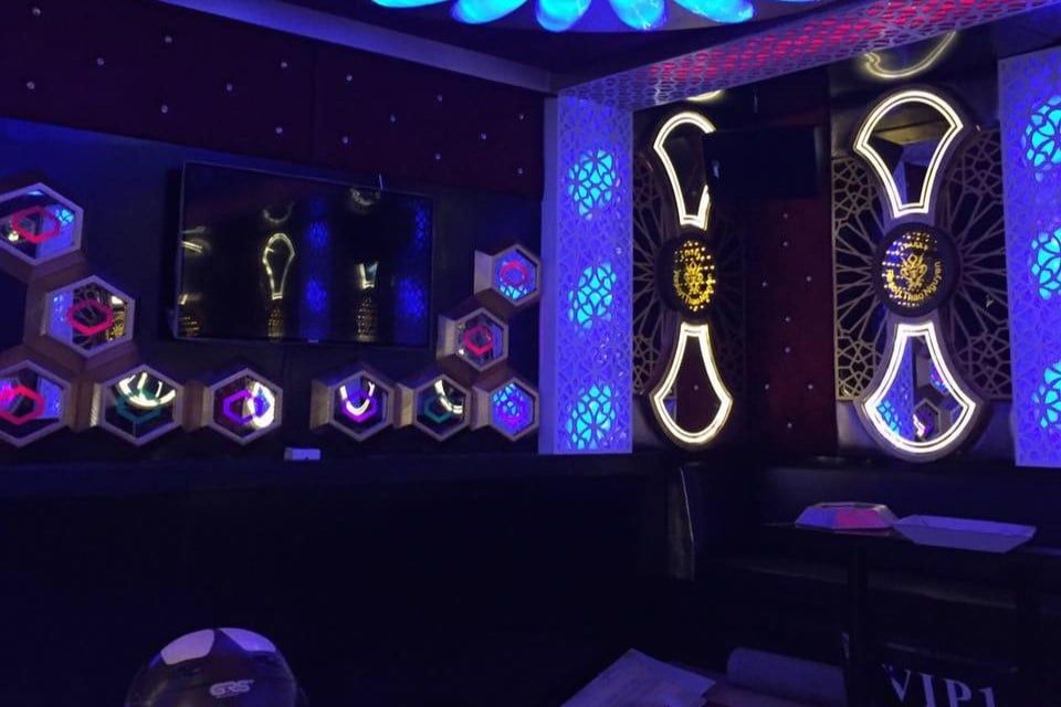 The King Club - Lê Thanh Nghị
