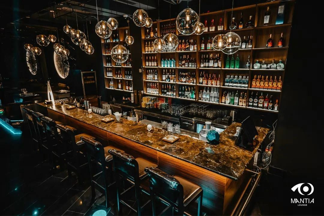 Mantia Lounge - 21 Ngô Đức Kế