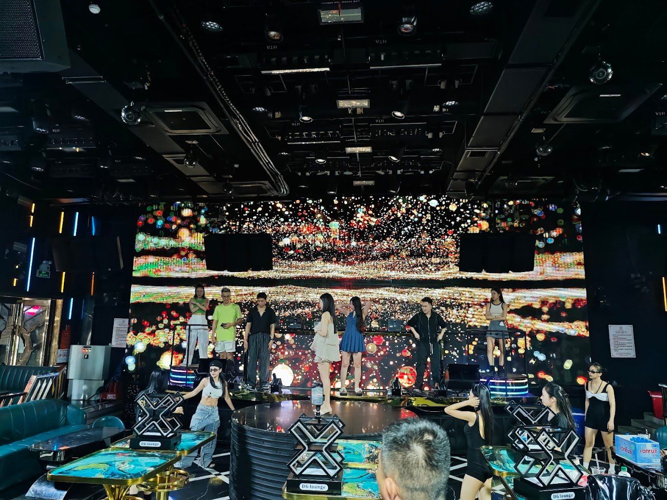 DG Lounge - Phố Cột 5