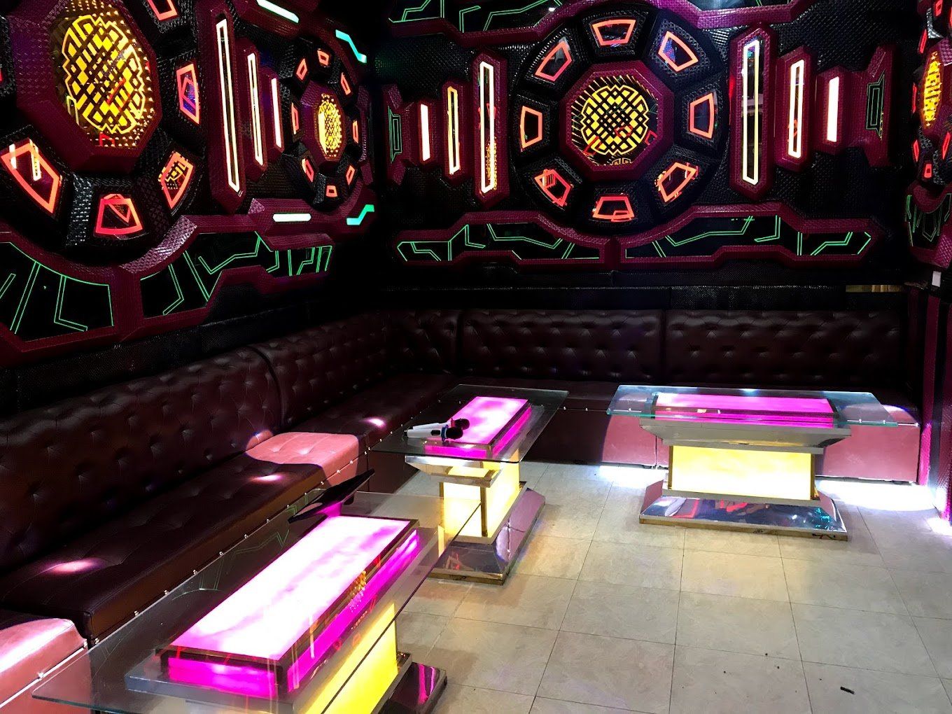 Karaoke Oxy Trung Sơn - Số 129 Đường 9A