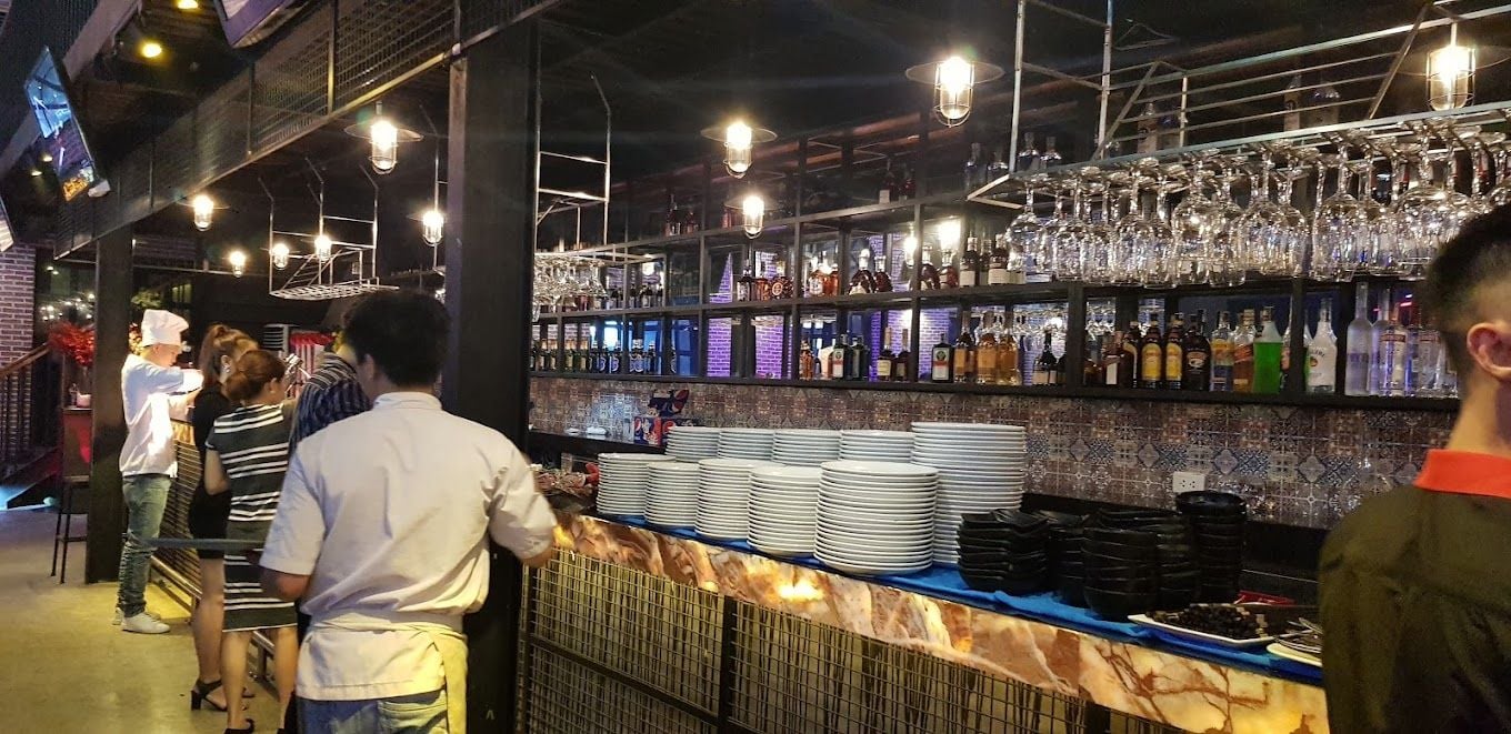 BJS Beer Garden - 175B Cao Thắng