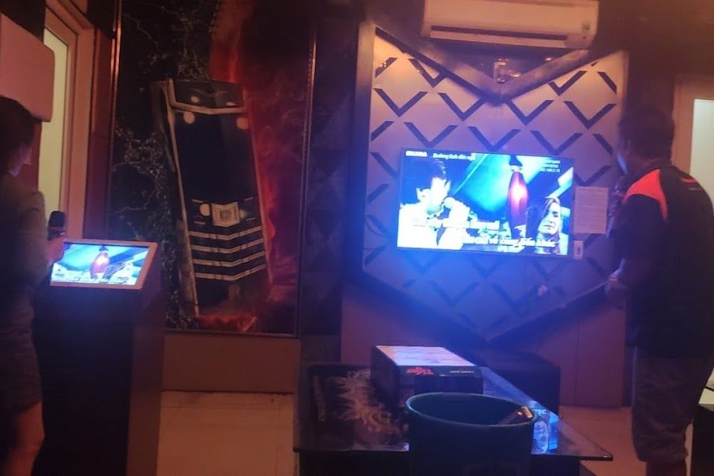 Karaoke Music World - 64 Huỳnh Tấn Phát