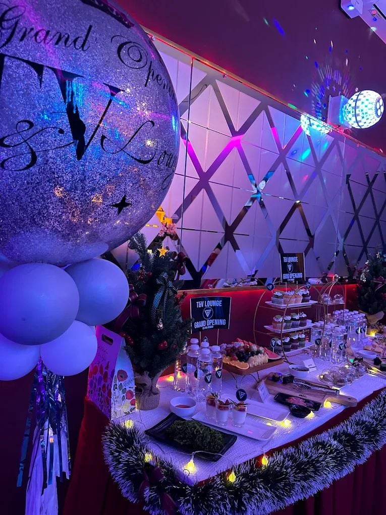 T&V Lounge - 203 Dương Đình Nghệ