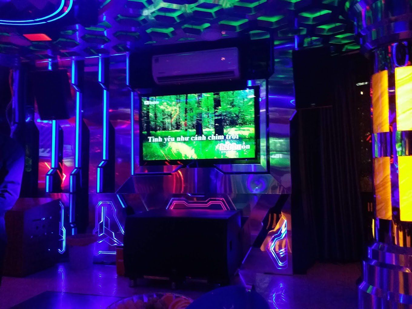 Karaoke Oxy Trung Sơn - Số 129 Đường 9A