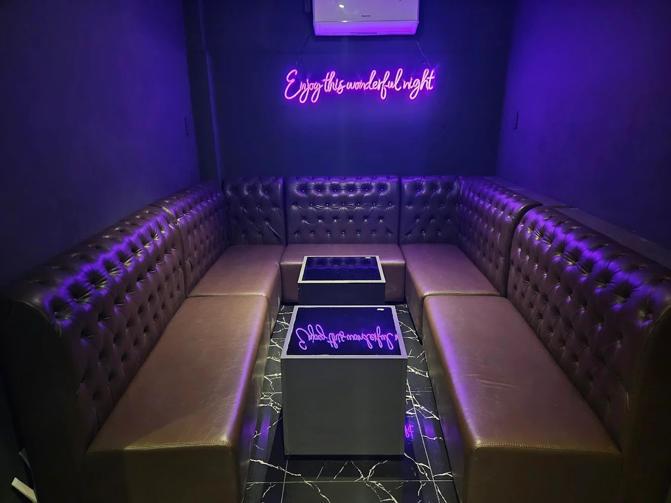 GOD Bar Lounge - 115 Hà Bổng