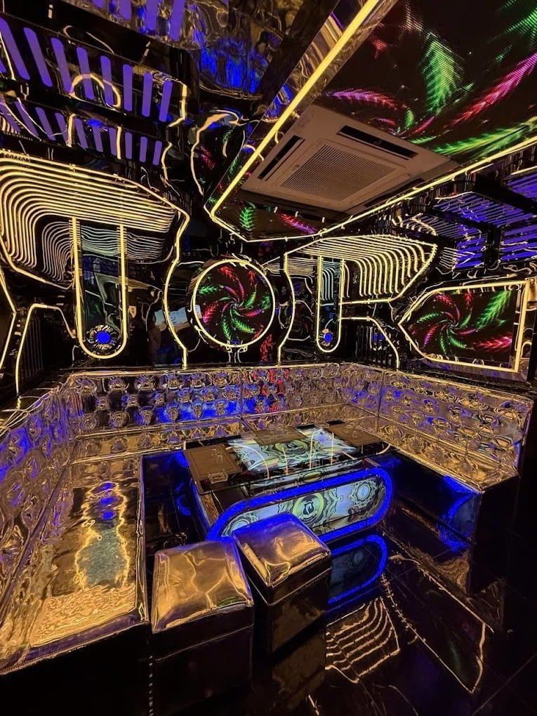 Karaoke DEL LUNA 69 - 165 Nguyễn Văn Cừ