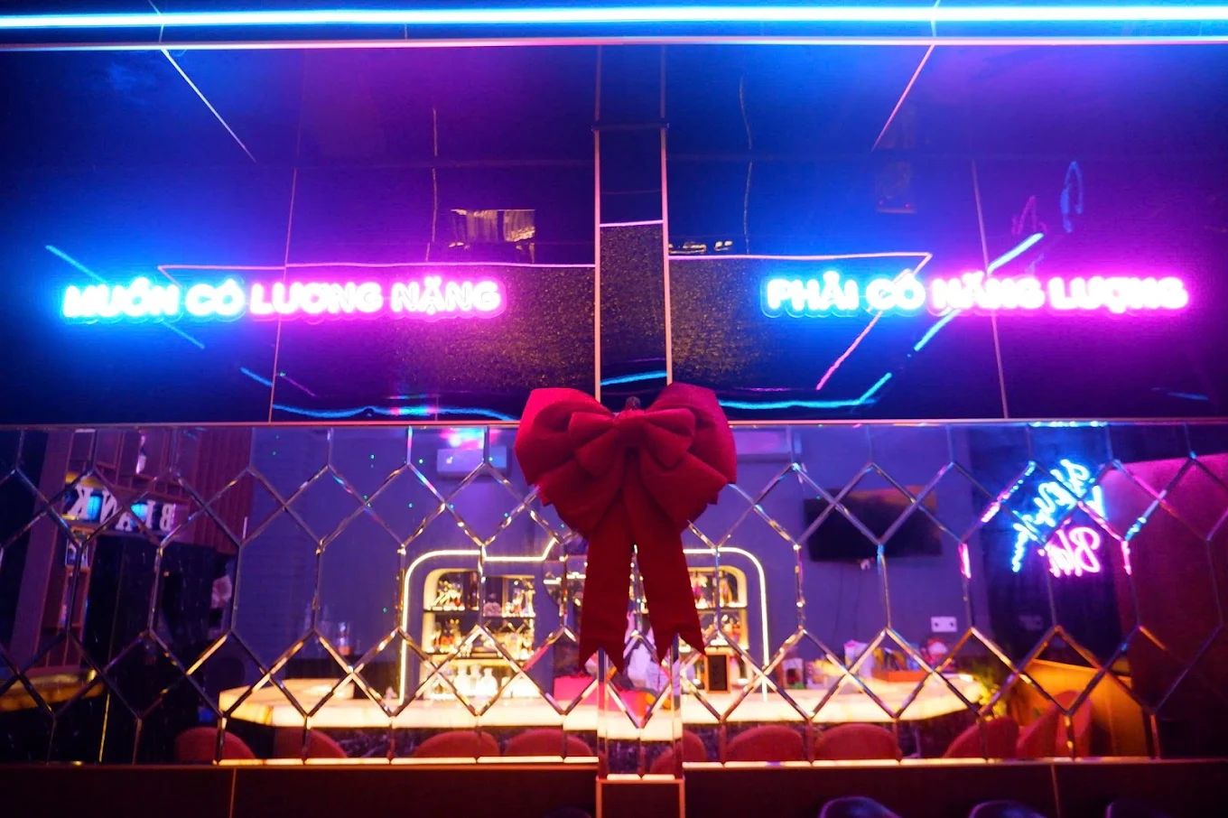 Blank Lounge And Bar - 223 Dương Đình Nghệ