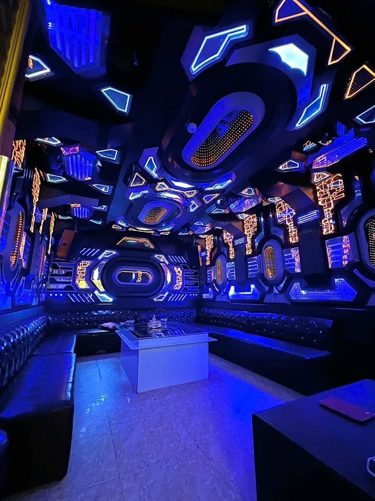 Karaoke New World KTV - 262 Võ Nguyên Giáp