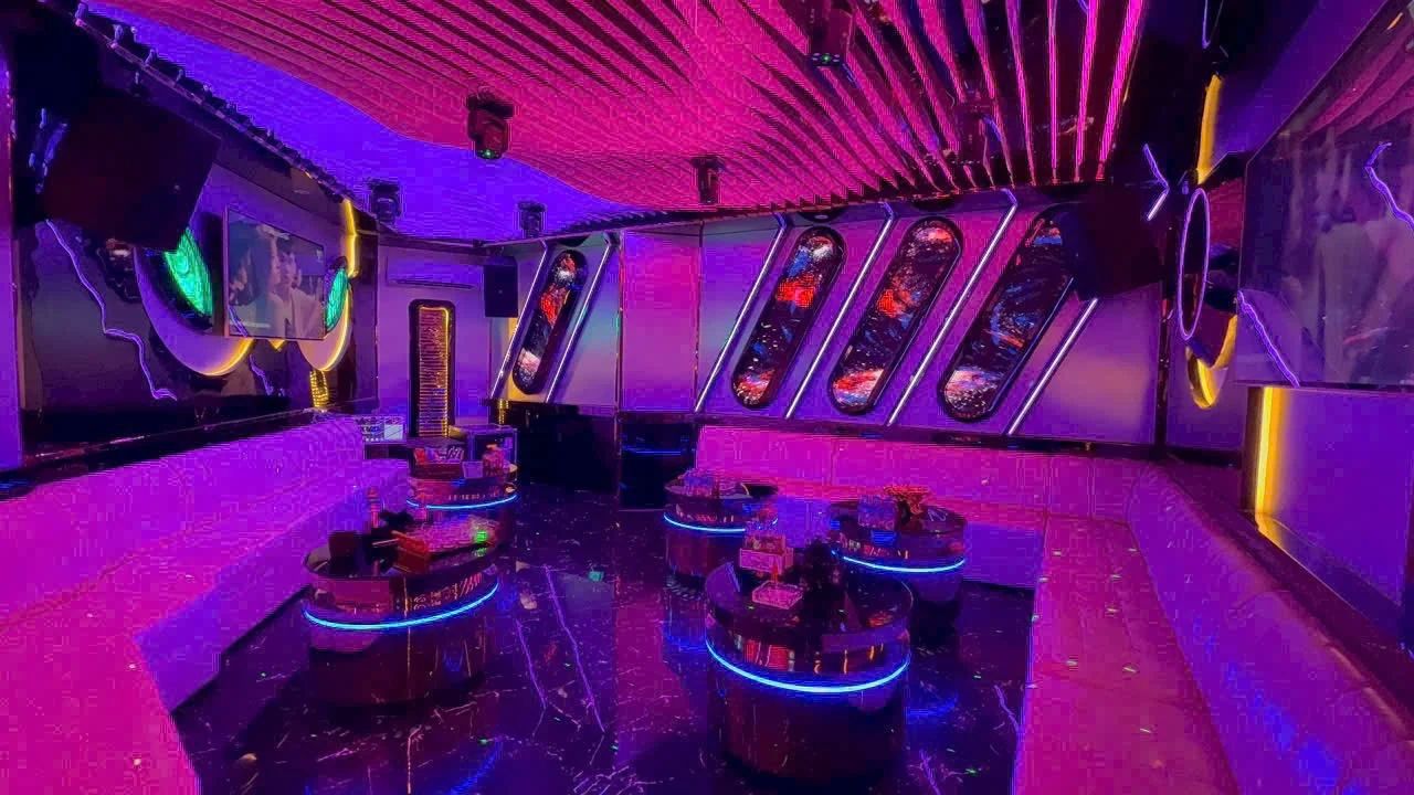 Karaoke London - 156 Hoàng Quốc Việt