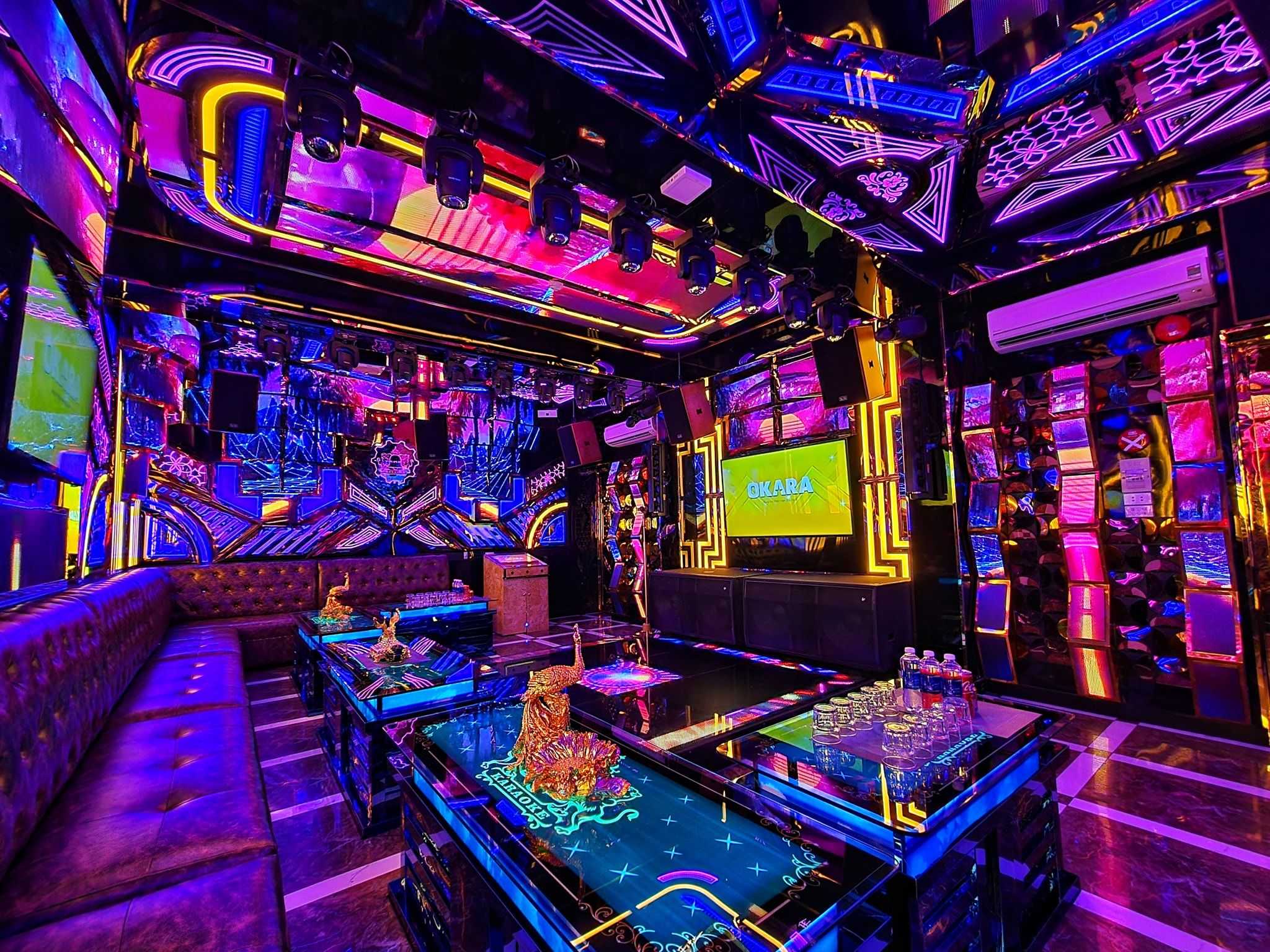 Karaoke Golden Bell - 750 Nguyễn Văn Quá