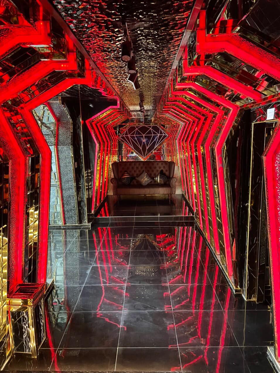 Karaoke Pharaoh - Ngõ 100 Dịch Vọng Hậu