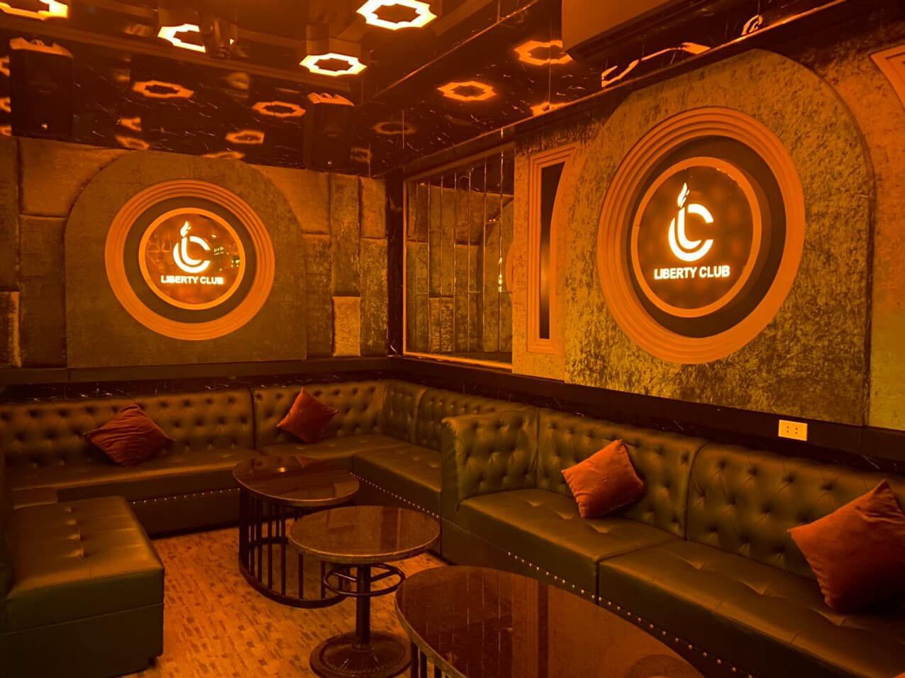 Opec Lounge - 126 Xuân Diệu