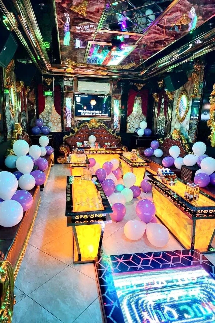 Karaoke Luxury Hà Thành - 668 Kim Giang