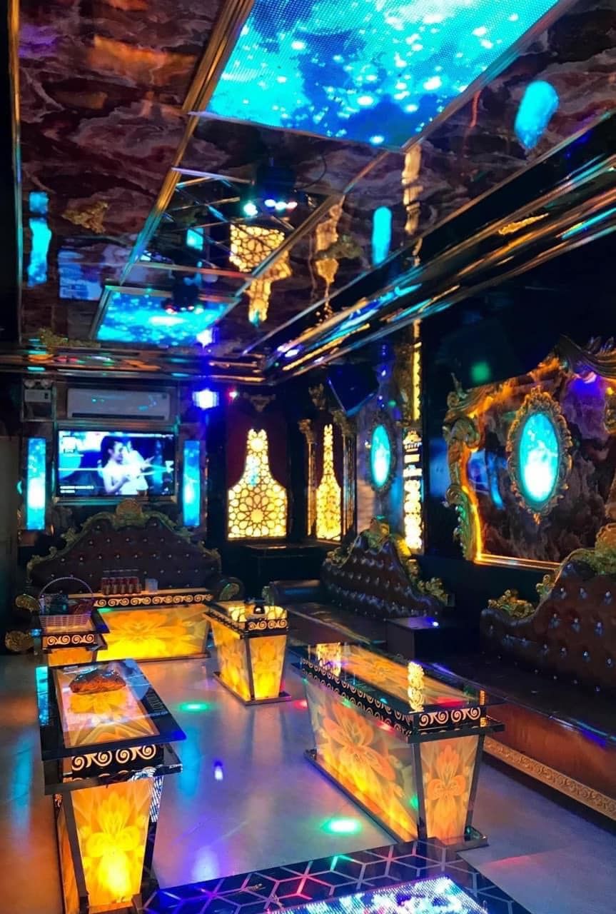 Karaoke Luxury Hà Thành - 668 Kim Giang