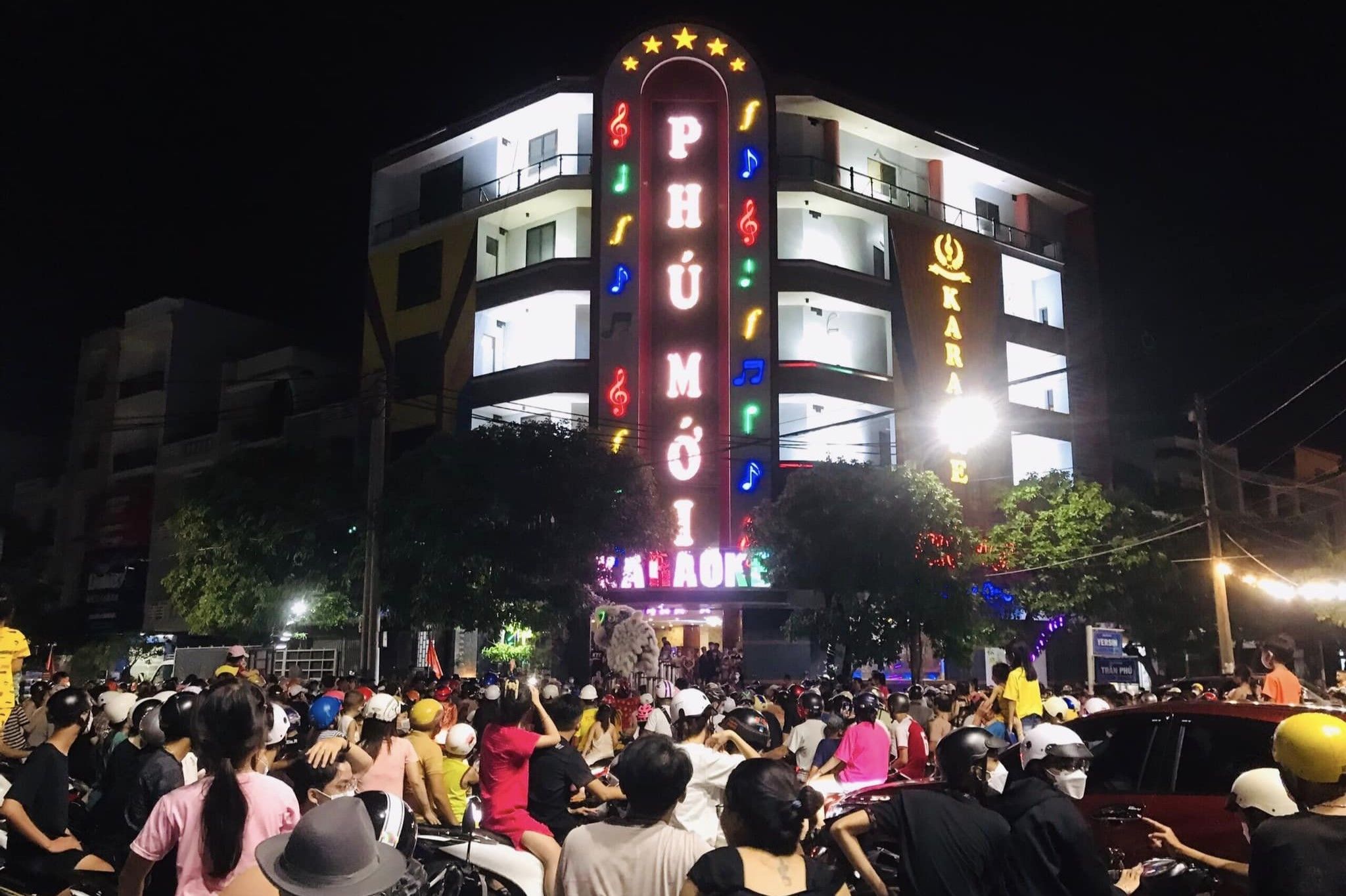 Karaoke Phú Mới - 32 Trần Phú