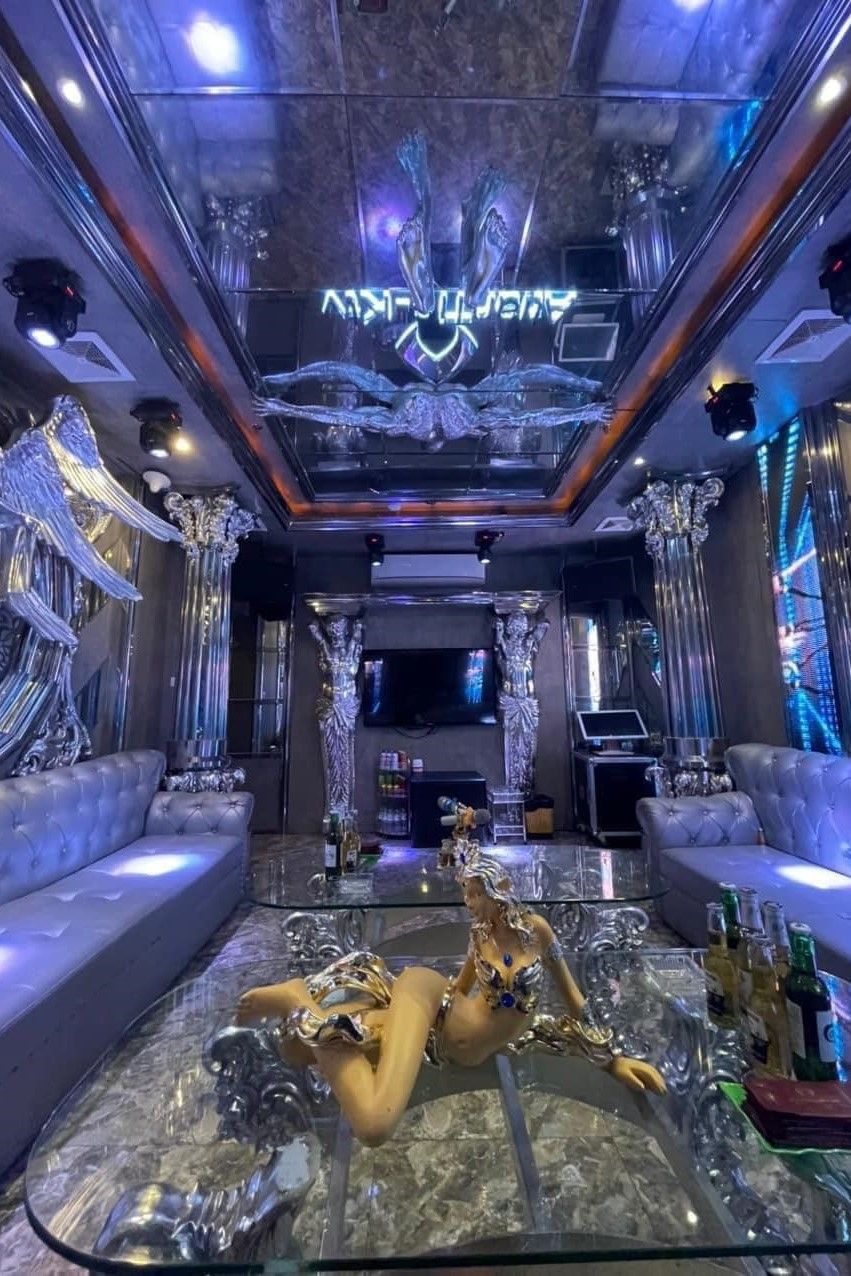 Karaoke Aqua KTV - Khu Ngoại Giao Đoàn