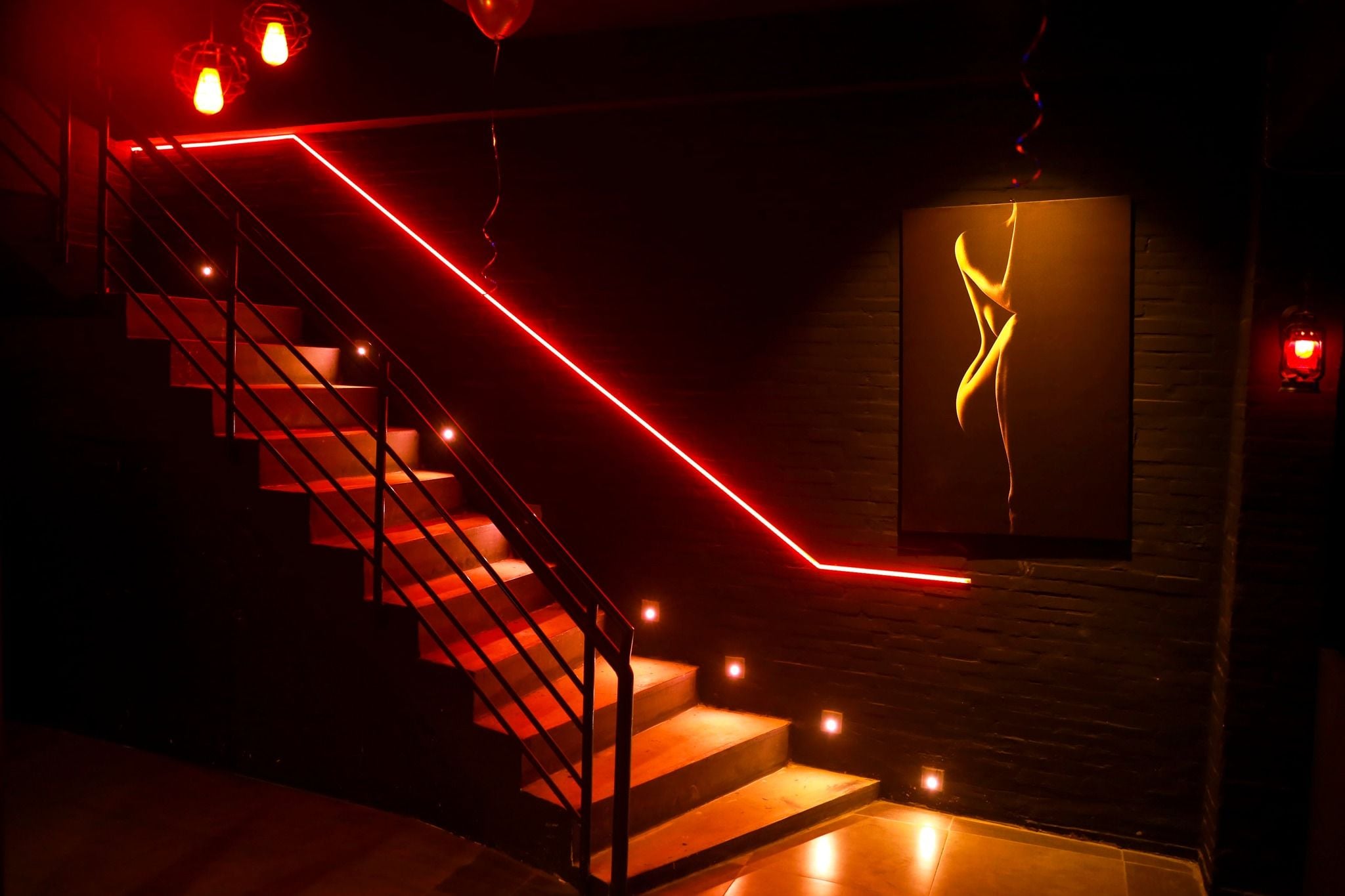 Maze Bar Darts & Pool - 143 Tôn Thất Đạm