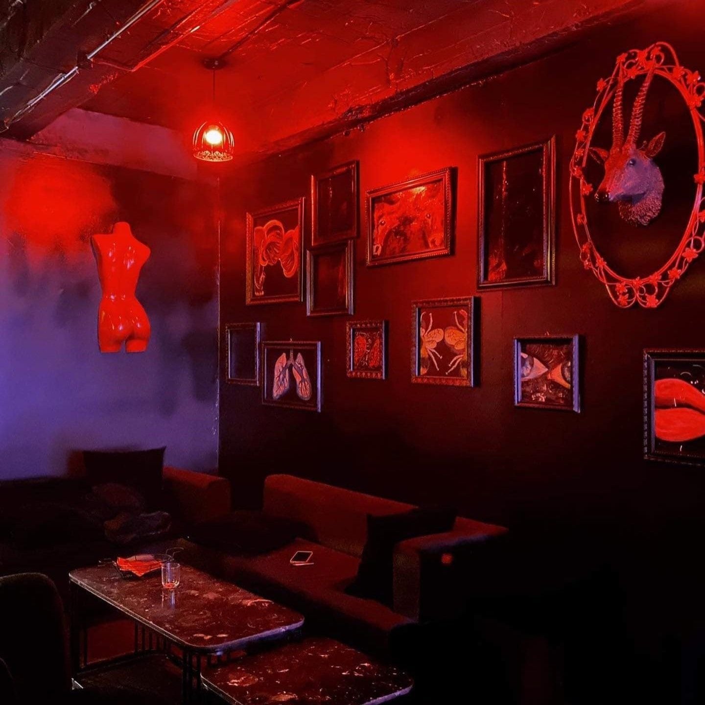 Banana Coffee & Lounge - 89 Hồ Văn Chương