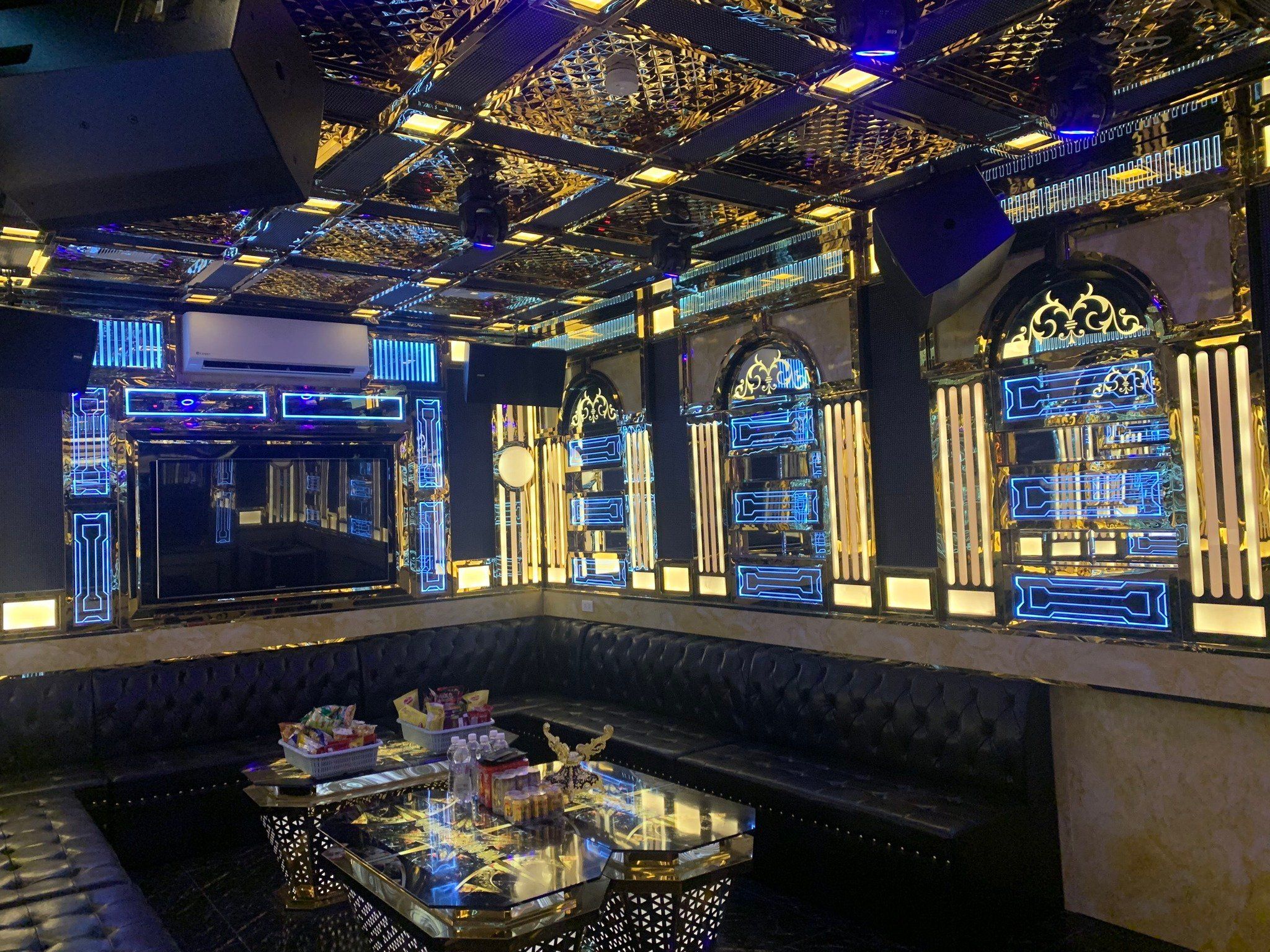 Karaoke Phi Thuyền Club - Cù Sơn