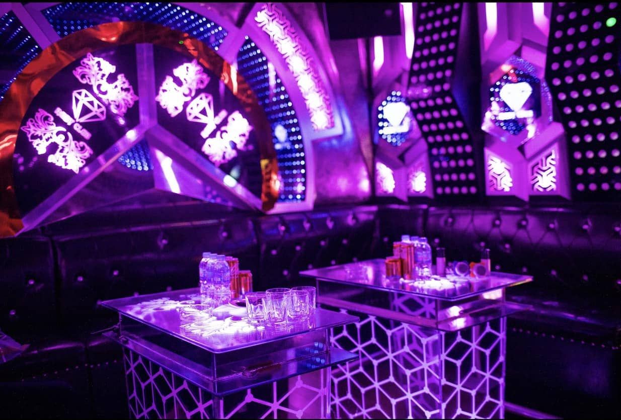 Karaoke Santana - 199 Trần Bình