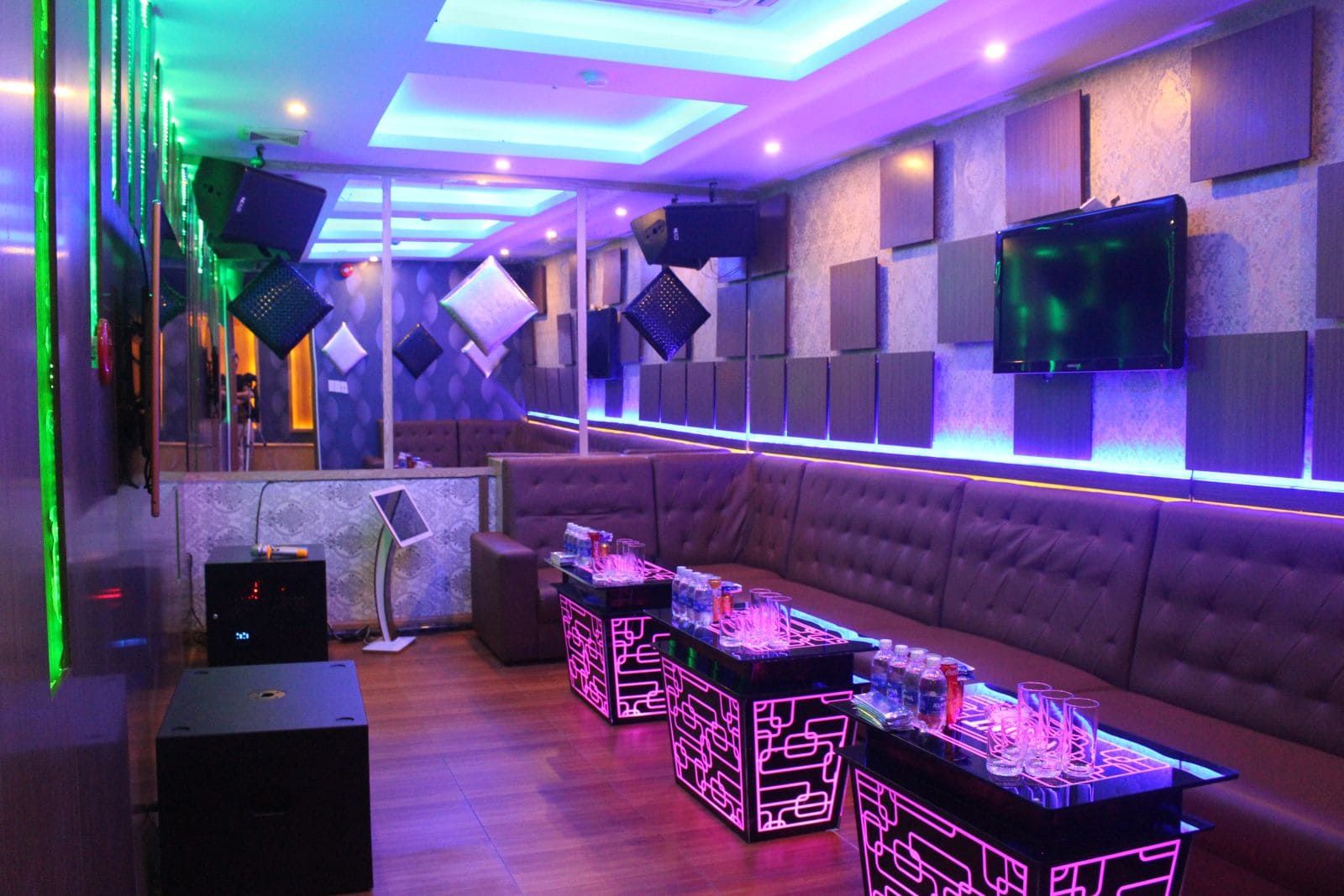 Karaoke BinBo - Ngõ 81 Láng Hạ