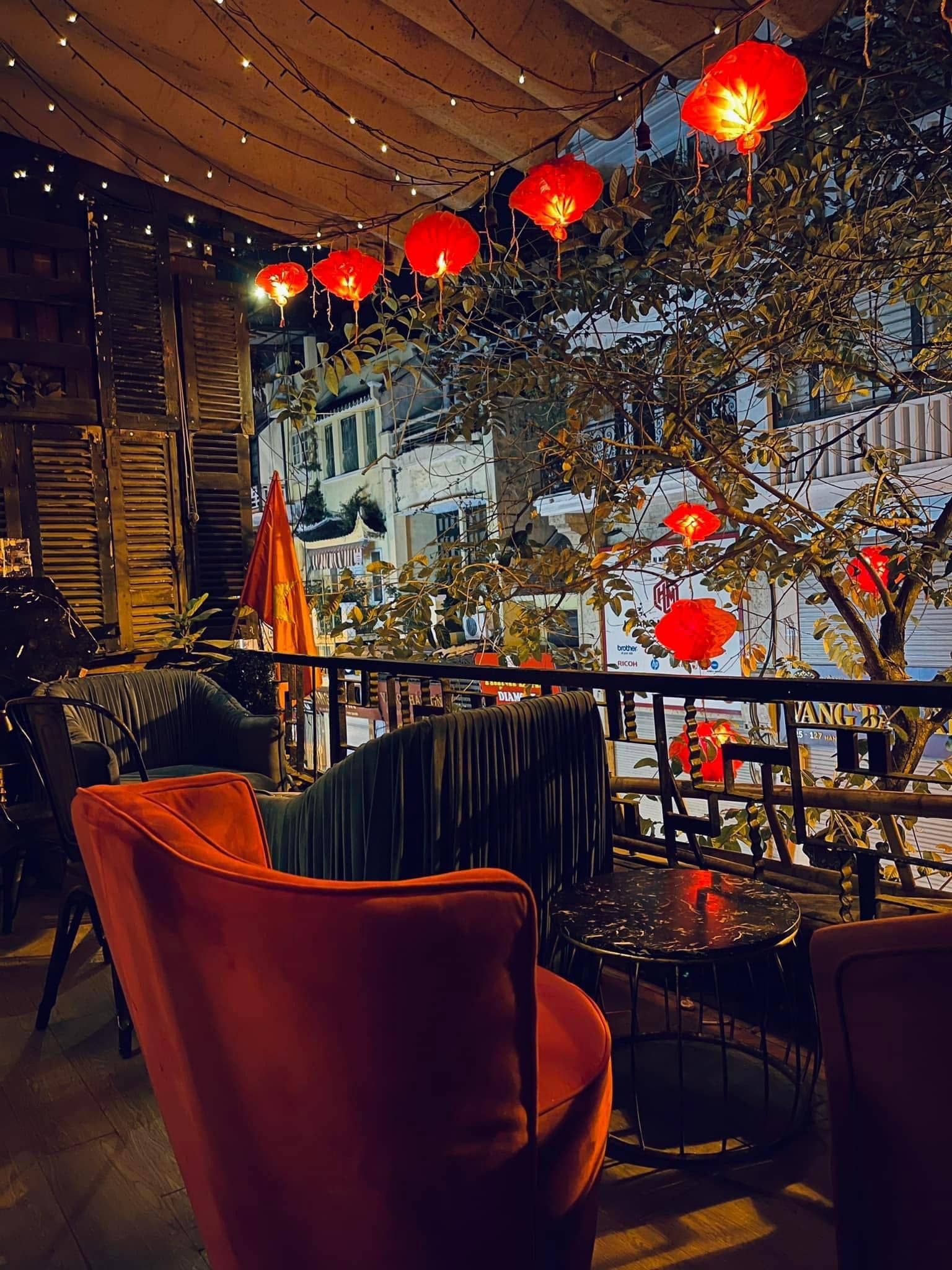 Peaky Blinders Coffee & Cocktail - 94 Hàng Bạc
