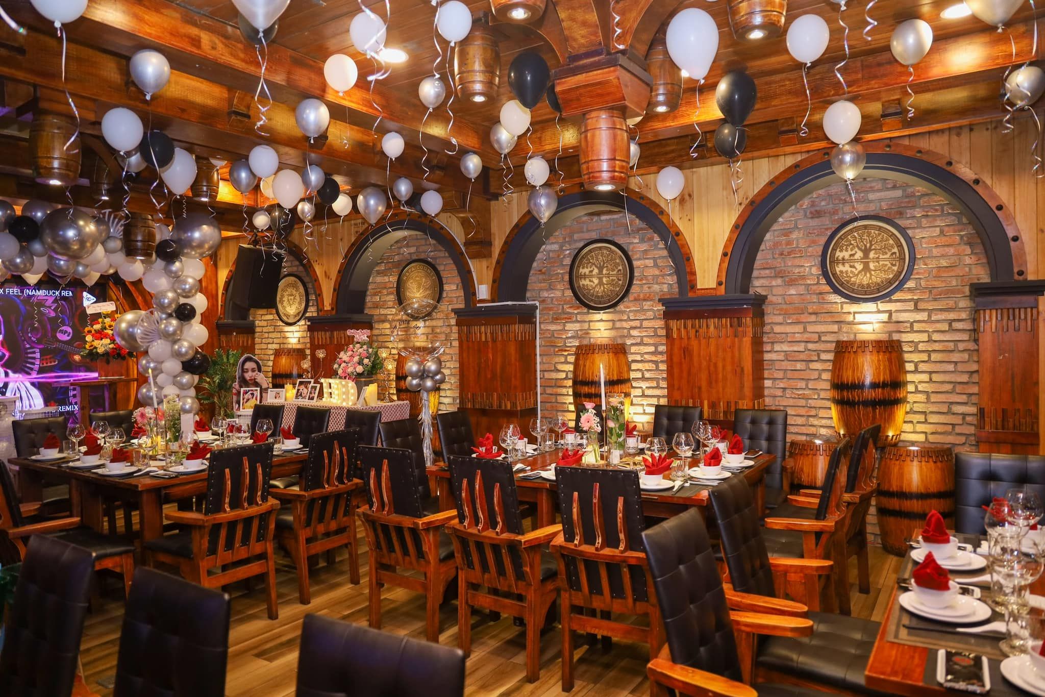 Hầm Rượu SOS - 122 Đường 7