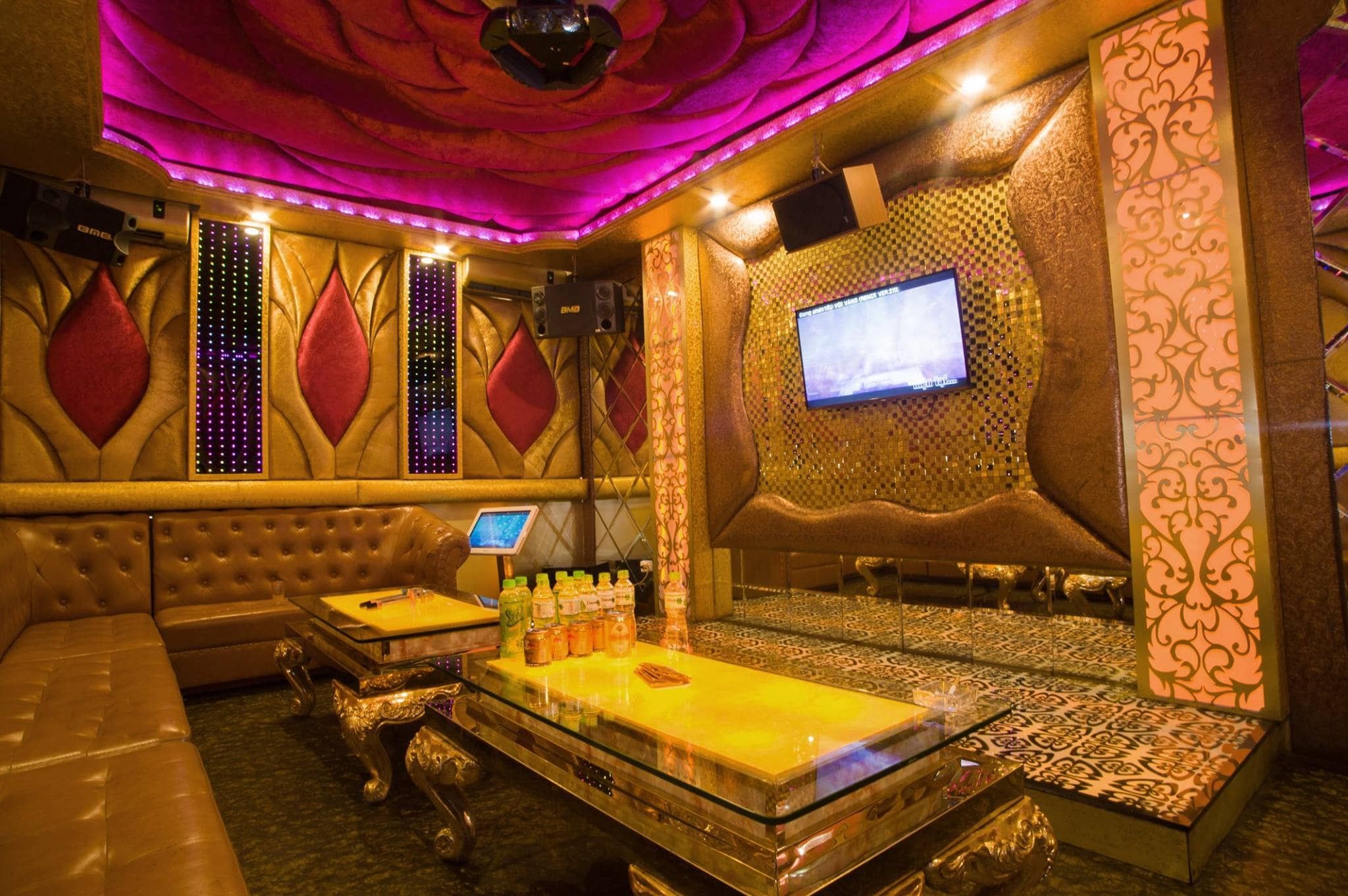 Karaoke Y&M - 36A Nguyễn Hữu Thọ