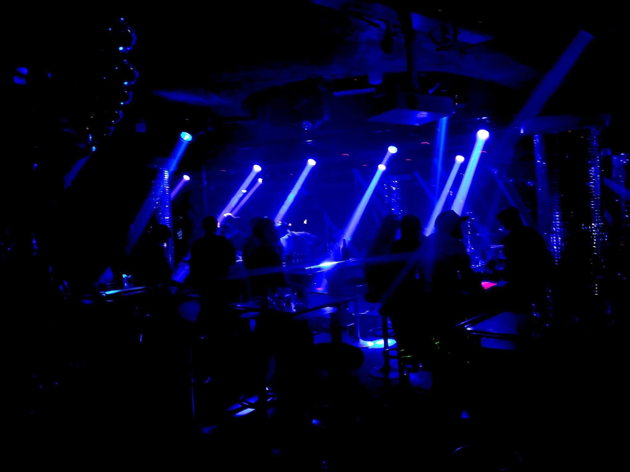 Black Pearl Music Bar - 64 Hạ Long