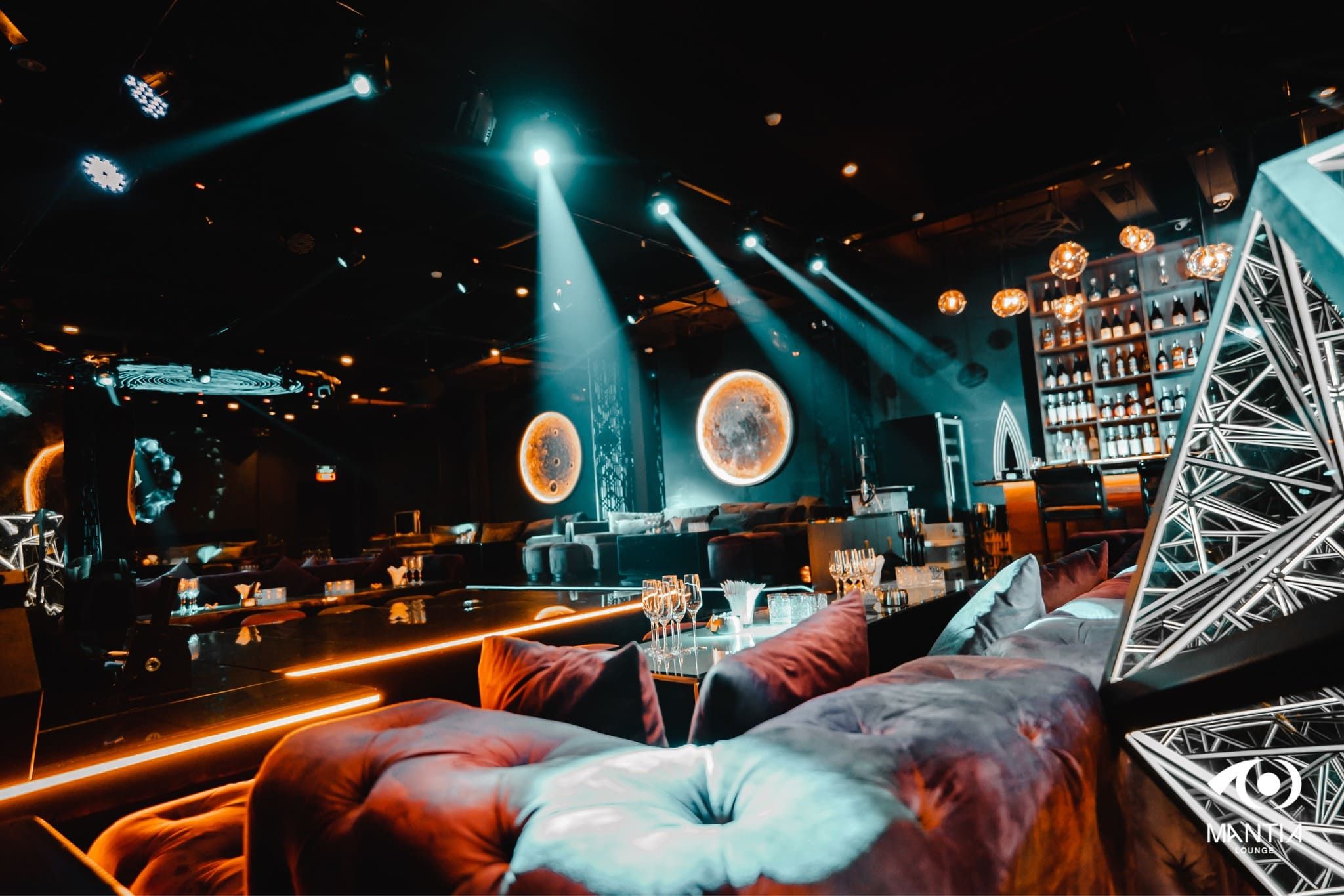 Mantia Lounge - 21 Ngô Đức Kế