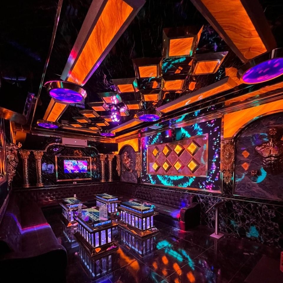 Karaoke Galaxy - 66/7 Song Hành